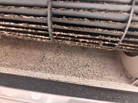 「30分鐘回電｜急速冷氣清洗」 - 清洗前