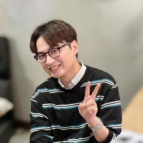 提供宣傳海報服務的專家駱定森