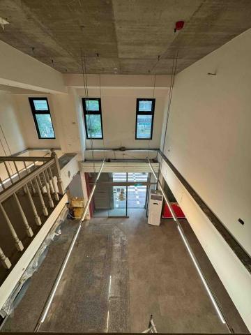 萬能合作社 - 倒掉軌道燈