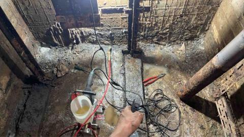 福赫防水工程行 - 電梯坑 地下水 抓漏 打針施作中