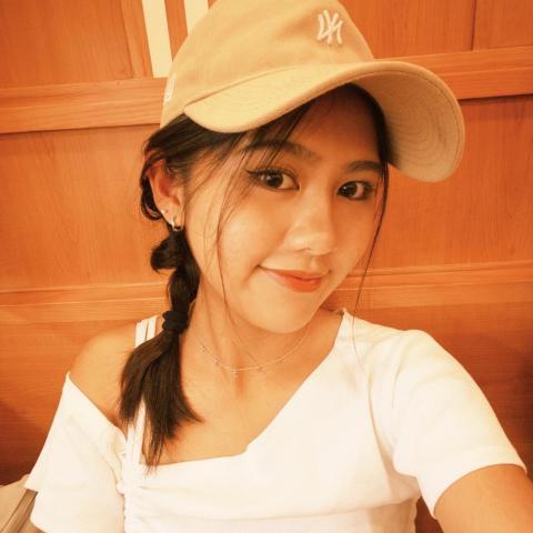 提供睫毛夾用法服務的專家林以柔