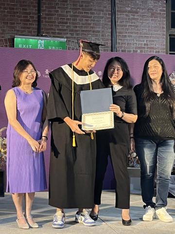 徐聖鈞 - 雙聯學制榮譽畢業生