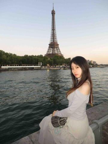 提供學習語言服務的專家黃馨平