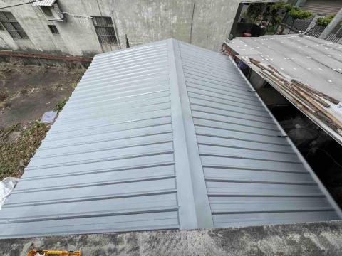 高瑞隆 - 石棉瓦拆換三合一雙層浪板
