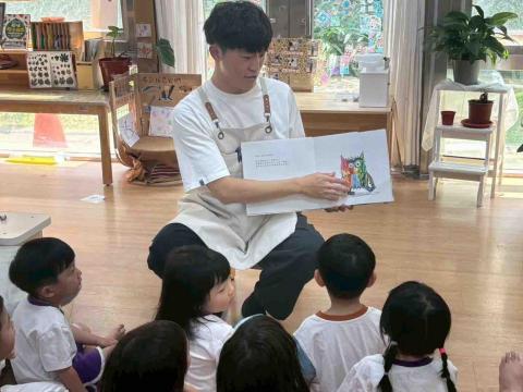 提供衝浪服務的專家郭伯宸