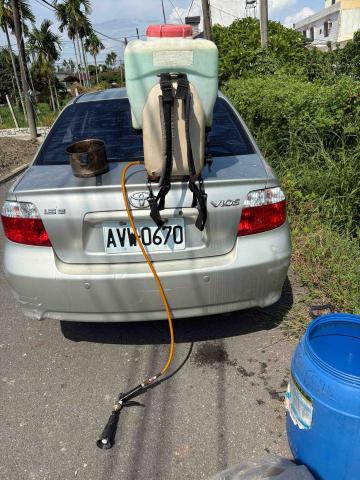 牧羊山花園工作室 - 噴殺草劑作業