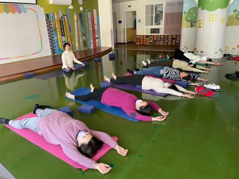 阿法瑜珈 - 幼稚園老師 午間瑜珈