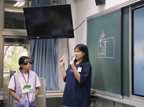 廖恬儀 - 到國中上課的婚姻教育實習課