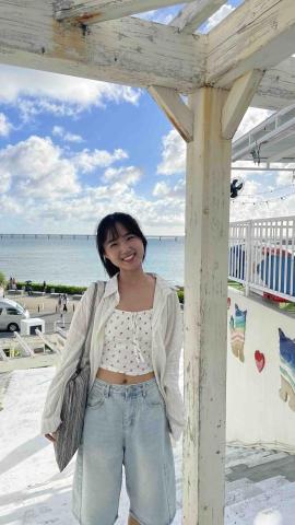 提供鴻海收盤價服務的專家李依婷