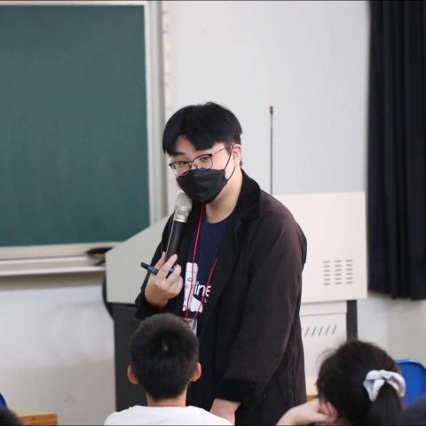 提供114服務的專家邱亦揚