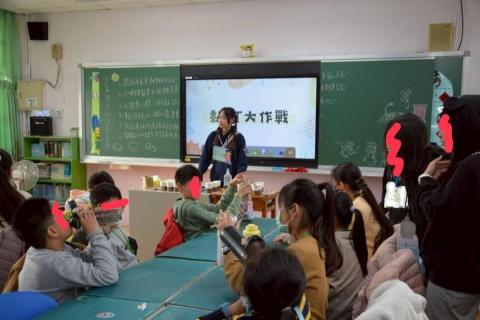 高睿遙 - 在營隊進行教學