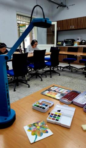 米莉安的藝術弄 - 教課時。