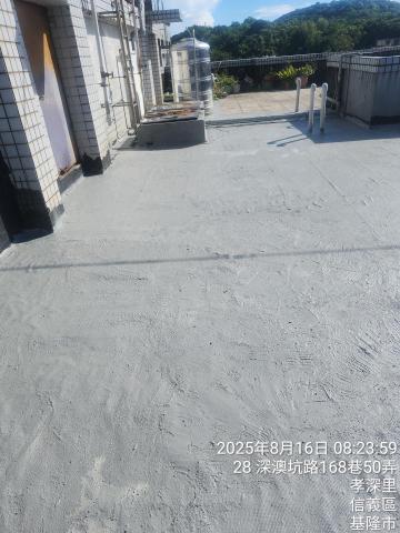 泥作修繕工程 - 客戶家天花板有漏水，屋頂座防水做好之後做整個變像一幅風景畫