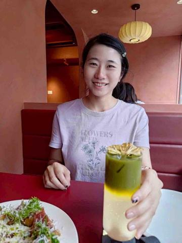 提供桌球服務的專家陳姿方