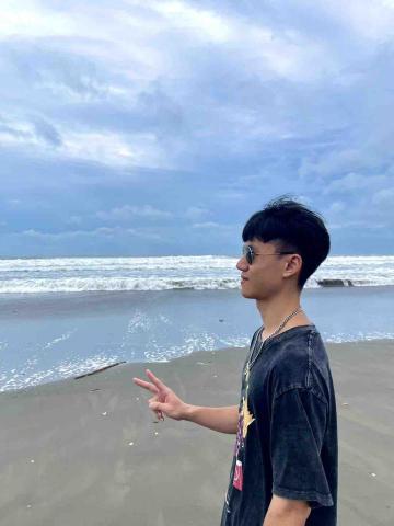 提供111數甲服務的專家湯尹碩