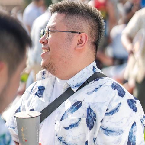 提供唱歌教学服務的專家郝振評