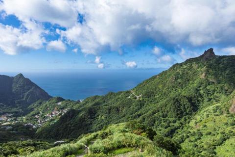 查爾斯 旅遊包車 機場接送 -  