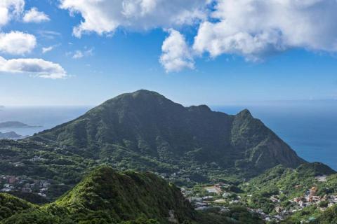 查爾斯 旅遊包車 機場接送 -  
