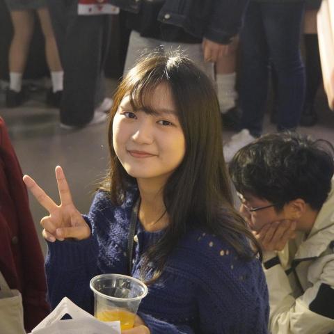 提供行動式教學服務的專家鄭郁陵