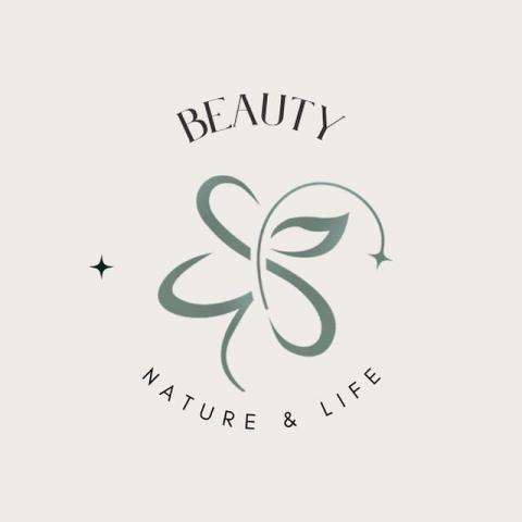 提供中壢護膚服務的專家Camille