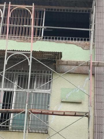 名虹室內外油漆，壁癌處理，屋頂外牆防水工程，外牆石頭漆防水美 - 