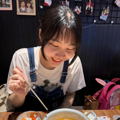 提供高雄衝浪教學服務的專家王心妤