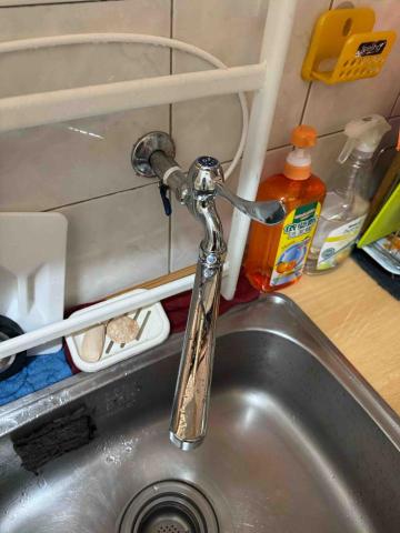 李傢揚 - 更換廚房水龍頭 李傢揚 - 更換廚房水龍頭