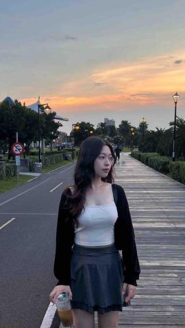 林以婕/🎵一對一到府、線上鋼琴教學/陪練/樂理指導