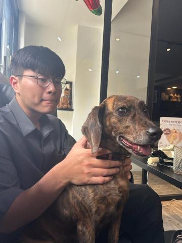 陳品翰 - 親切愛狗