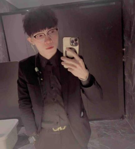 提供35服務的專家X男模會館-張瑋經理