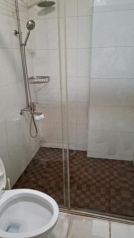 柚子清潔工作室 - 清潔後，地板塗防水膜，客人要求不能破壞防水膜，所以只能做到這層度