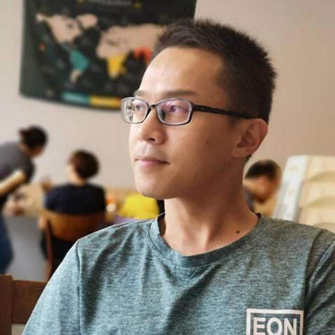 提供羽球教學服務的專家劉于立