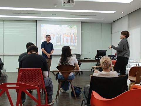 珮安 - 擔任台科設計系國際交流