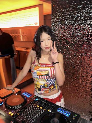 DJ Park - OAO. Coffee&bar