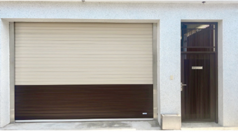 良輝快速捲門 - 
平面型鋁合金捲門
特點:
門片造型現代簡約風格,有單層雙層設計
單層門片可做打氣孔處理,改善室內外壓力
單雙層混搭,可提昇抗風強度
專利加強桿設計,除強度增強並可進行外觀美化
搭配透明PC板,採光造型設計
雙層鋁合金,經兆立風雨實驗室測試,可抗13級風 良輝快速捲門 - 
平面型鋁合金捲門
特點:
門片造型現代簡約風格,有單層雙層設計
單層門片可做打氣孔處理,改善室內外壓力
單雙層混搭,可提昇抗風強度
專利加強桿設計,除強度增強並可進行外觀美化
搭配透明PC板,採光造型設計
雙層鋁合金,經兆立風雨實驗室測試,可抗13級風