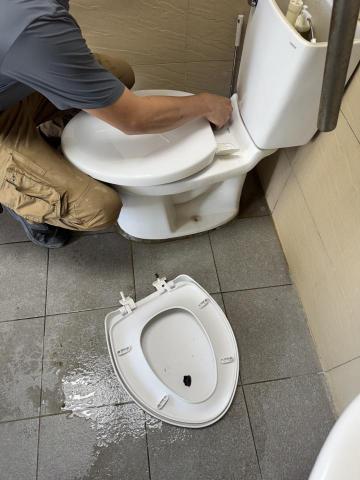 崴聖企業社 - 馬桶維修