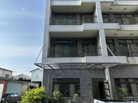 高瑞隆 - 不銹鋼白鐵雨遮