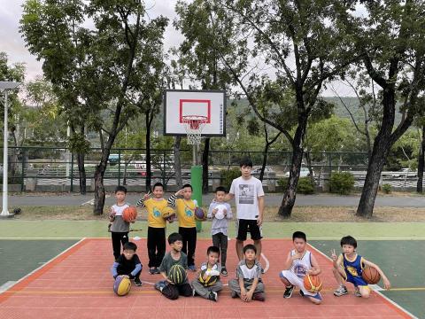 曾旭彥 - 文府國小低年級籃球社