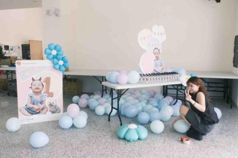 鄭佩均 - 活動看板設計