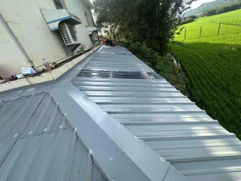 高瑞隆 - 石棉瓦更換三合一雙層浪板