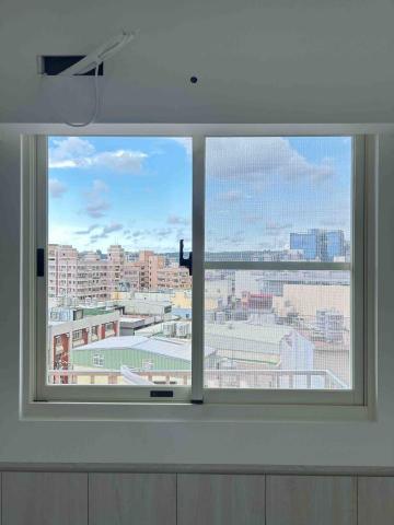 高瑞隆 - 乾式包框窗