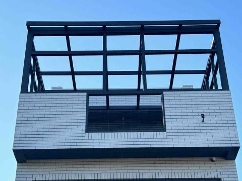 高瑞隆 - 玻璃屋