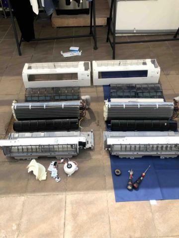 空調尬電職人 - 專業拆洗 空調尬電職人 - 專業拆洗