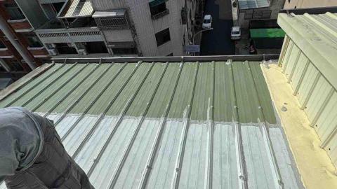 簡成勳 - 雲林斗六 屋頂清板覆蓋