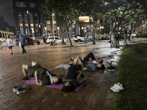 Alex教練(小陳) - 專業指導跑者所需的肌力核心訓練 Alex教練(小陳) - 專業指導跑者所需的肌力核心訓練