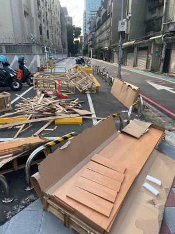 🈺狠會搬搬家、廢棄物清運🈺 - 淘寶傢俱拆架.清運.上樓