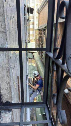 家幸 - 蜘蛛人外牆配管