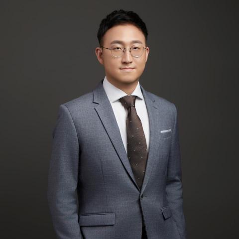 提供行政程序法92服務的專家施拔臣律師