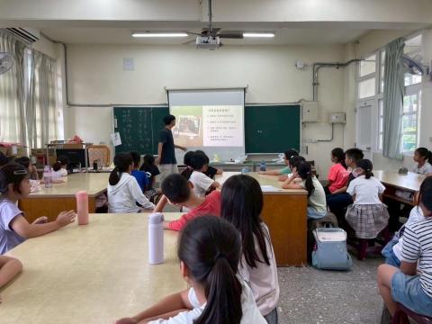 蕭農薰 - 設計【童軍】課程，介紹童軍小知識