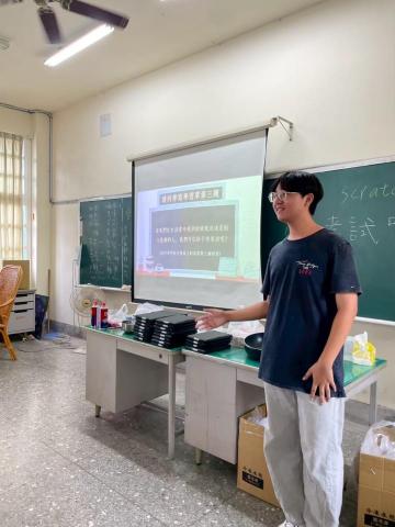 蕭農薰 - 講述【自殘防治】人權教育議題，讓學生能夠理解舒壓與自殘之間的不同